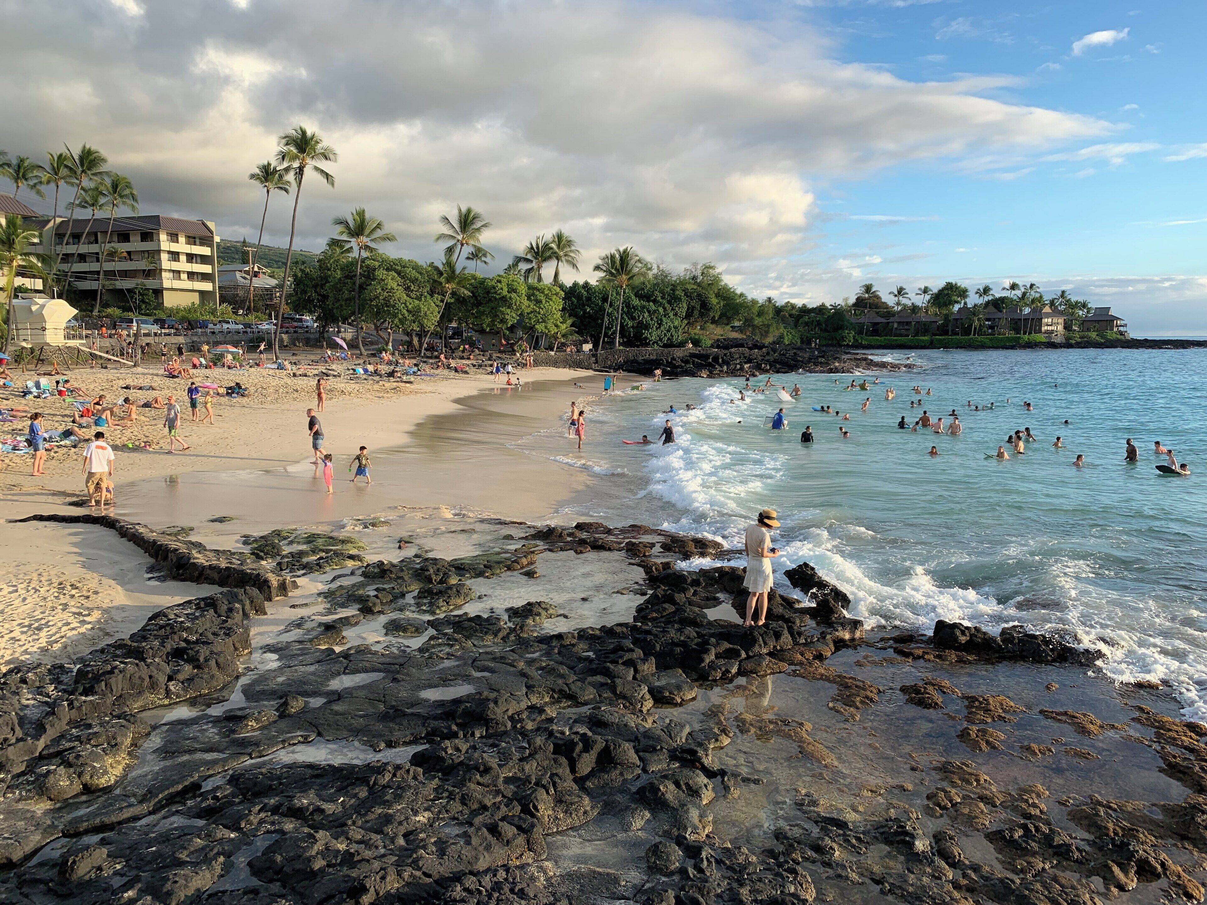 Magic Sand beach is a very nice beach to hang out and watch sunset. Waves 🌊 could be magical and dangerous to have kids get close with it.