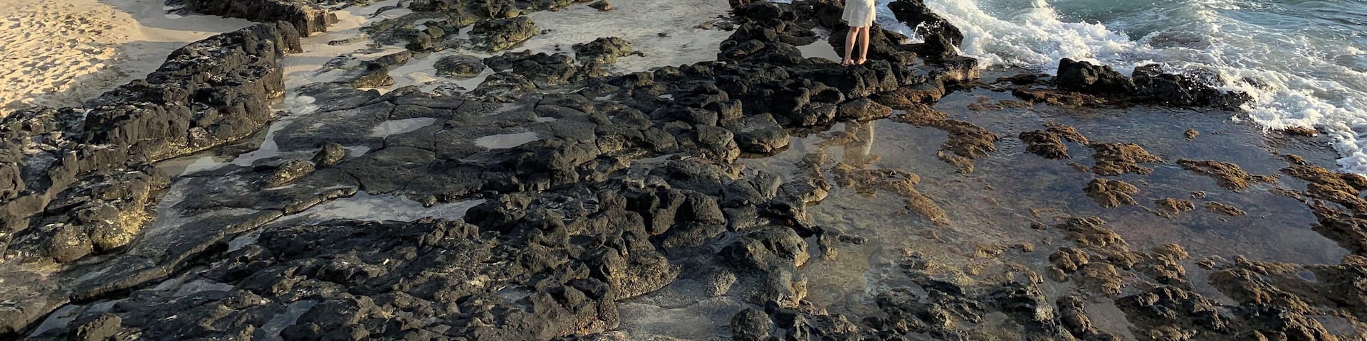 Magic Sand beach is a very nice beach to hang out and watch sunset. Waves đ could be magical and dangerous to have kids get close with it.