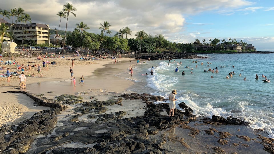 Magic Sand beach is a very nice beach to hang out and watch sunset. Waves 🌊 could be magical and dangerous to have kids get close with it.