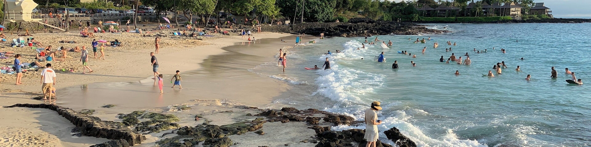 Magic Sand beach is a very nice beach to hang out and watch sunset. Waves 🌊 could be magical and dangerous to have kids get close with it.