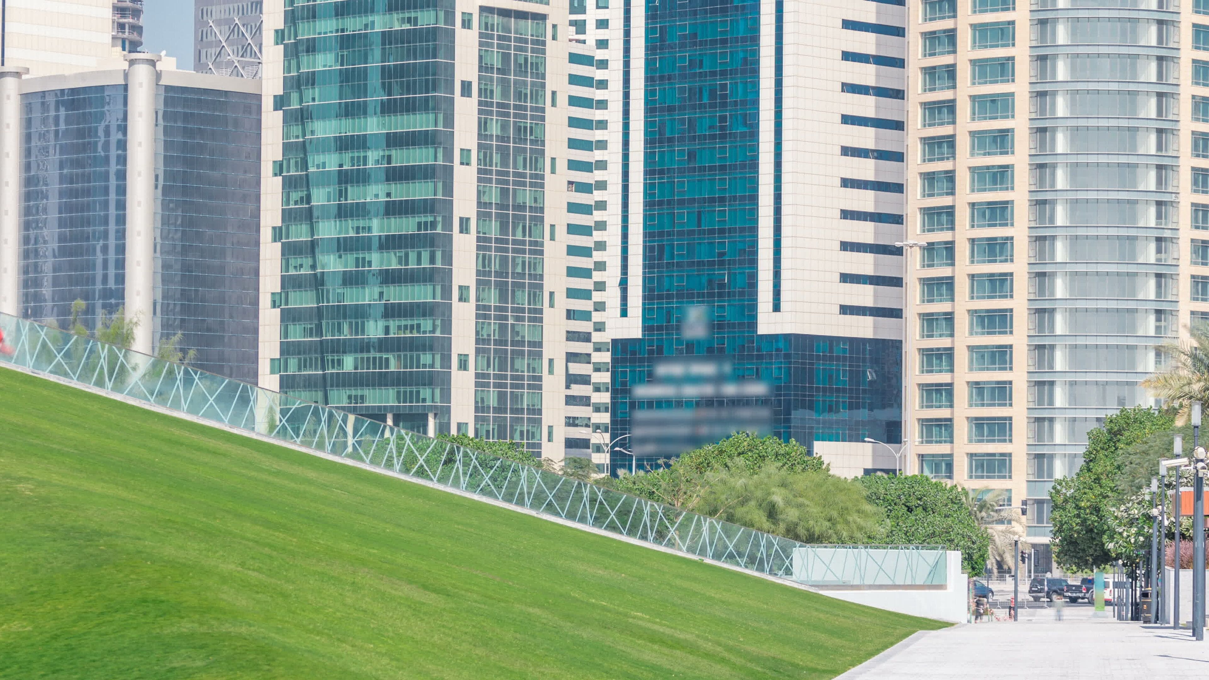 Hotel Park showing a park and a city