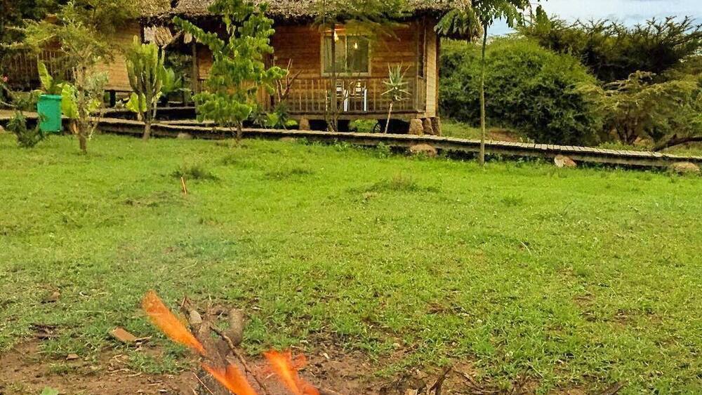 Great bungalows near the main entrance to the Masaai Mara National Reserve. Excellent value compared to some more expensive lodges in the area.
#kenya #safari #masaimara #masaai #gamereserve