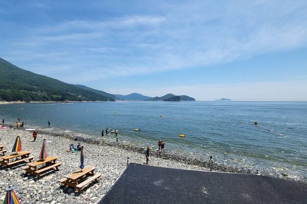 한국의 바다
거제도 학동몽돌해수욕장
(sea of korea
Geoje Island Hakdong Mongdol Beach)