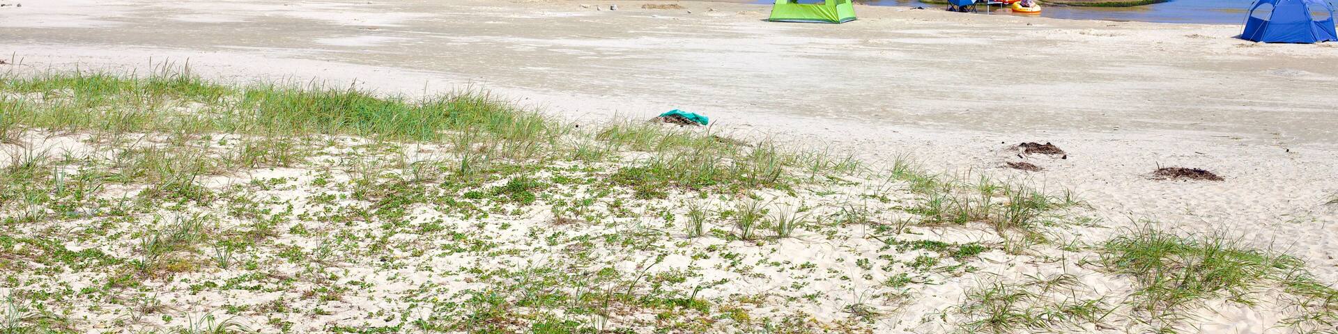 Summer Leisure at Sampo Beach with Seaside Islands View