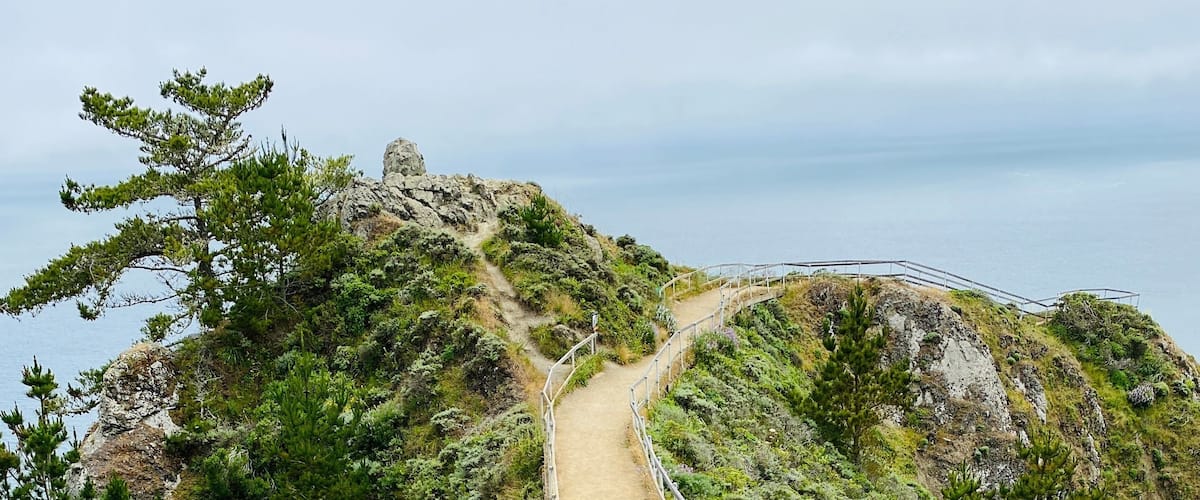 Muir Beach Overlook. Muir Beach Overlook is part of the Golden Gate National Recreation Area. People may visit this cliffside park when driving on State Route 1 north of San Francisco, California