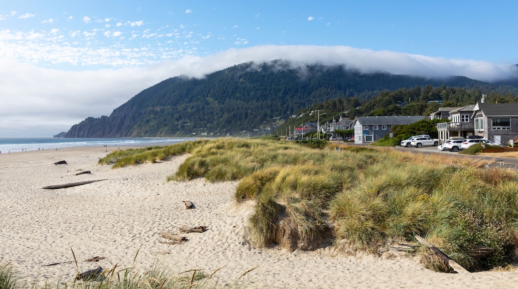 Manzanita Oregon cloud on mountain Northwest nature landscape