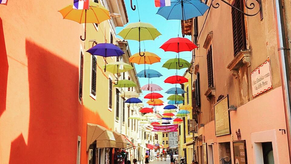 Another beautiful port worth visiting if in this area of Croatia. I'm here in July, the middle of the tourist season and it's amazingly quiet. A great place to Warner and relax.