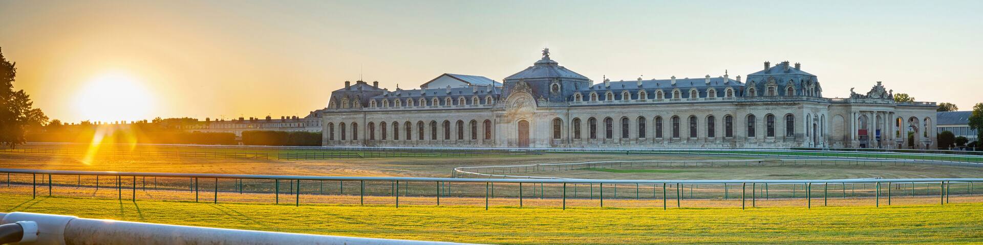 Musée du Cheval de Chantilly au coucher du soleil