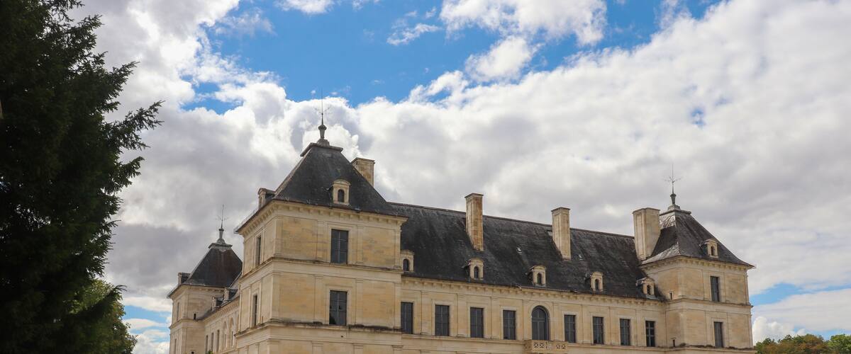 Bourgogne - Yonne - Ancy-le-Franc - Entrée principale du château