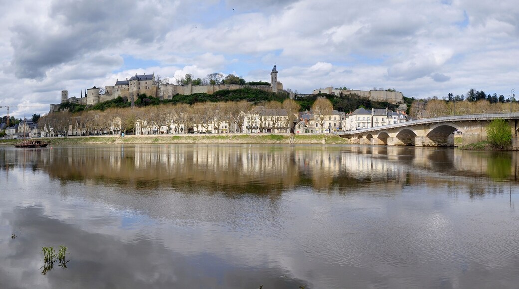 CHINON