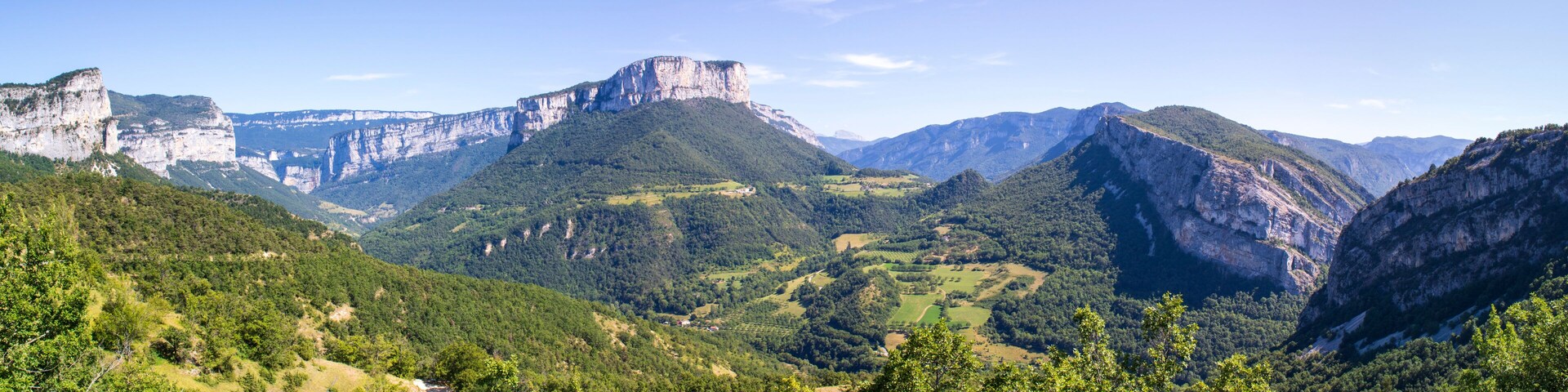 Panorama sur le massif du Vercors depuis le col de Toutes Aures, Choranche, Isère, France