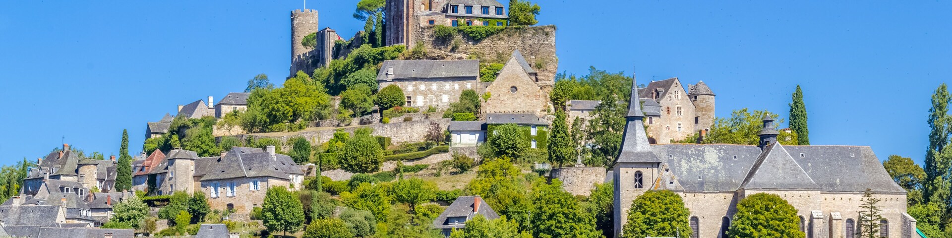 village perché de Turenne, Corrèze, France