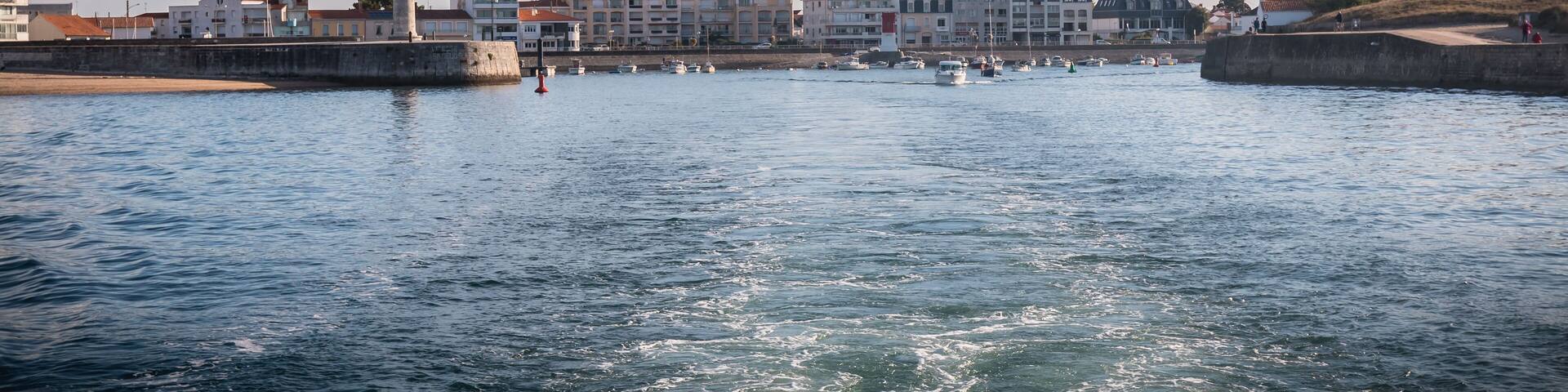 rear view of a ferry leaving the port