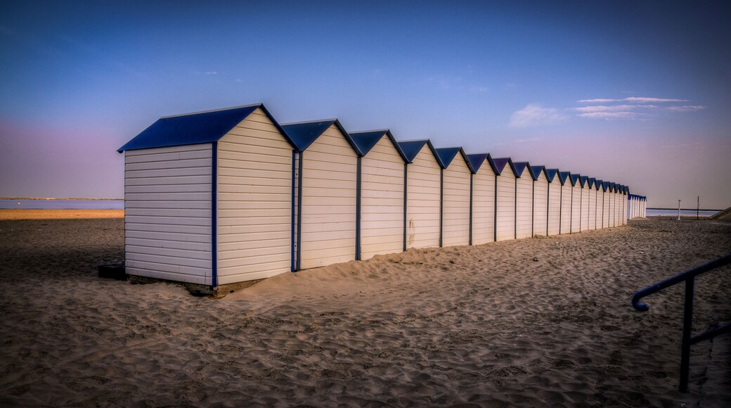 Cabanes sur la plage de Boulogne sur Mer