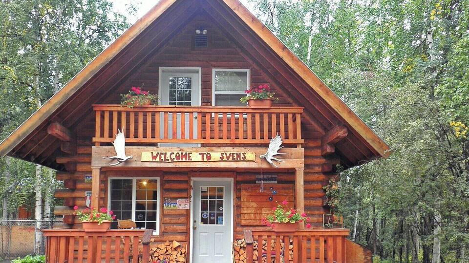 Sven's Basecamp Hostel office...cutest cabin I've seen in AK so far. Loved this hostel in Fairbanks.
More on www.ajauntwithjoy.com