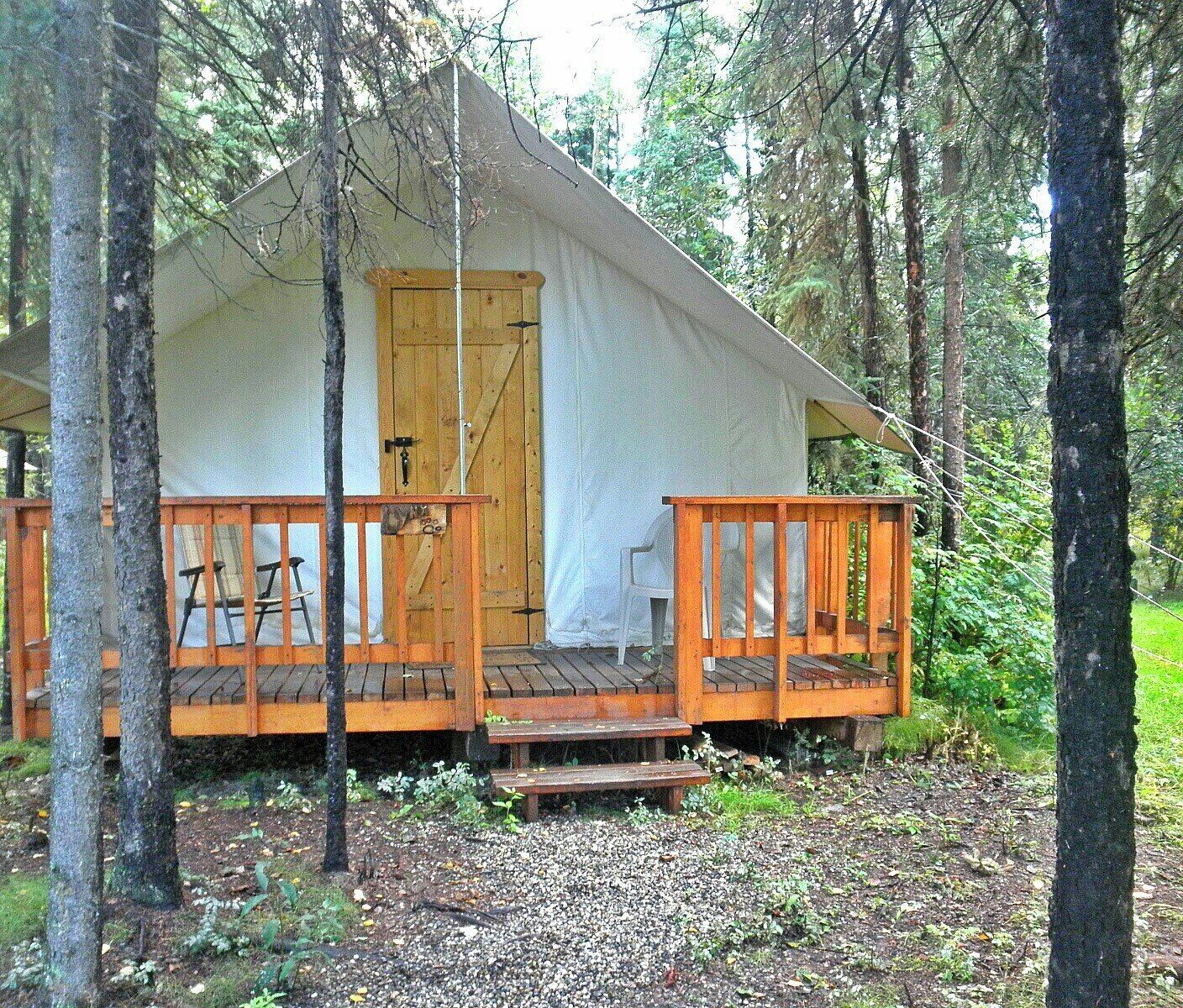 Wall tent glamping at Sven's Hostel in Fairbanks.
More on www.ajauntwithjoy.com