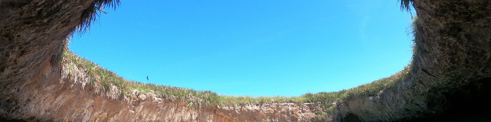 Icónica Playa dentro de un cráter al norte de Puerto Vallarta, a unos kilómetros de Punta mita en Nayarit.