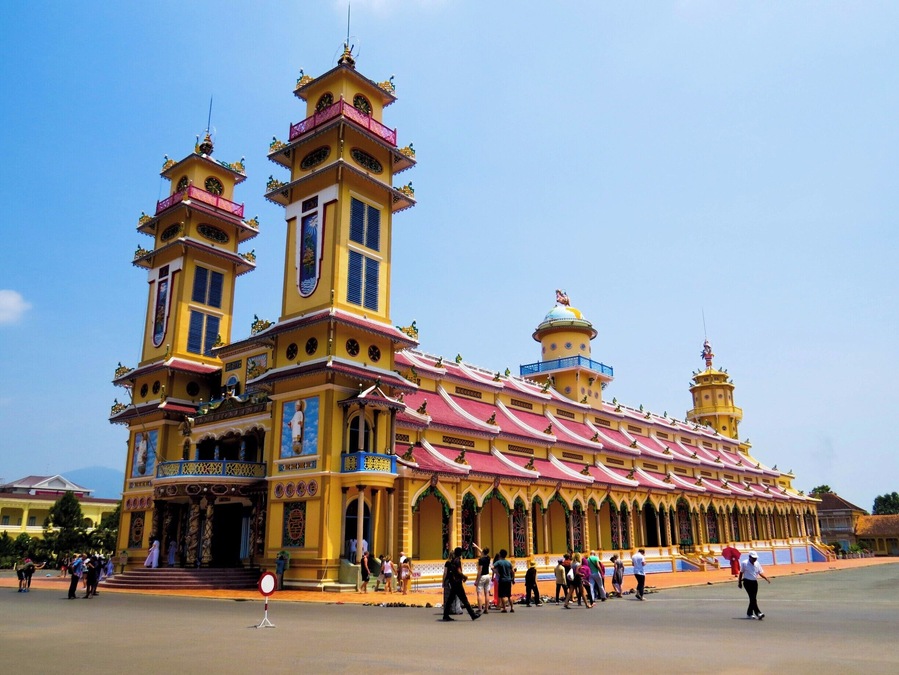 Cao Dai Temple is located in the city of Tay Ninh, about 80 Km from Ho Chi Minh City, Vietnam. Also known as Holy See, in this temple takes place a beautiful religious ceremony of the Caodaism, which is a monotheistic religion officially established in the city in 1926.