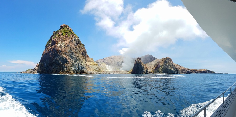 New Zelands most active cone volcano and one of the few active marine volcano that you can tour! A once in a lifetime experience but a tip for those who get sea sick, take something before the boat trip out there! The boat slowed down about half way out and it got a buy rocky but we got to see many dolphins so it was very cool! Also, for those who dont like the smell of sulfur, they do give you gas masks to help! #adventure #newzealand #whiteisland