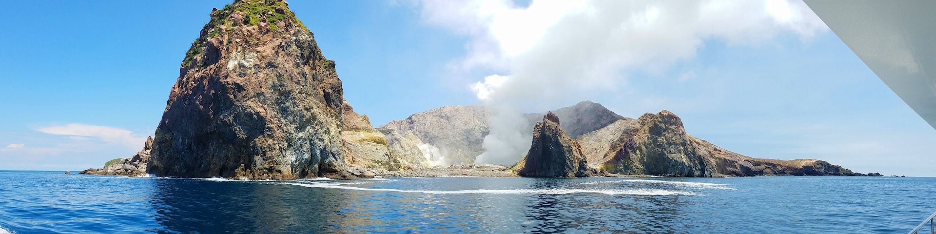 New Zelands most active cone volcano and one of the few active marine volcano that you can tour! A once in a lifetime experience but a tip for those who get sea sick, take something before the boat trip out there! The boat slowed down about half way out and it got a buy rocky but we got to see many dolphins so it was very cool! Also, for those who dont like the smell of sulfur, they do give you gas masks to help! #adventure #newzealand #whiteisland