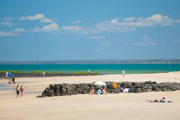 Elliot Heads Beach showing general coastal views and a sandy beach
