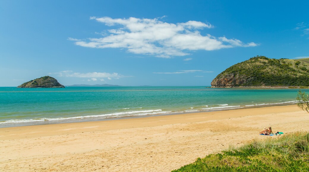 Kemp Beach featuring general coastal views, island views and a beach