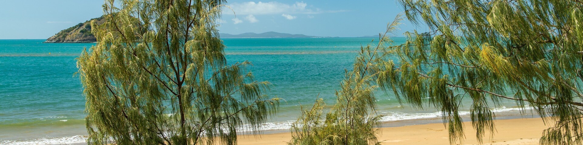Kemp Beach which includes a beach and general coastal views as well as a couple
