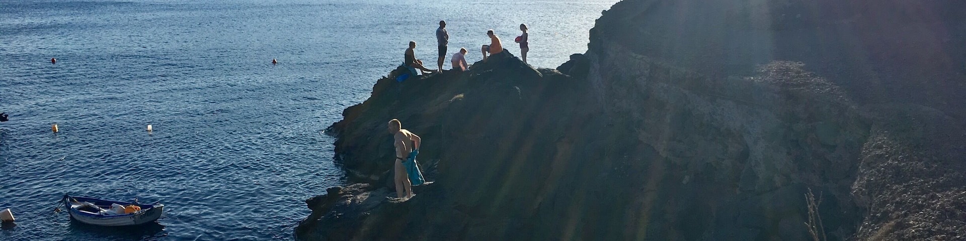 At the tip of Oia, there's a spot down where a lot of locals and Travelers alike flock to have a go at cliff jumping. It was introduced in the Movie "Sisterhood of the Travelling Pants" where Blake Lively, Alexis Bledel jumped from a cliff. 😀
#beachbound