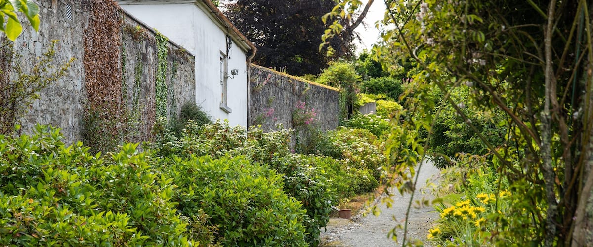 Mount Congreve Gardens featuring a garden