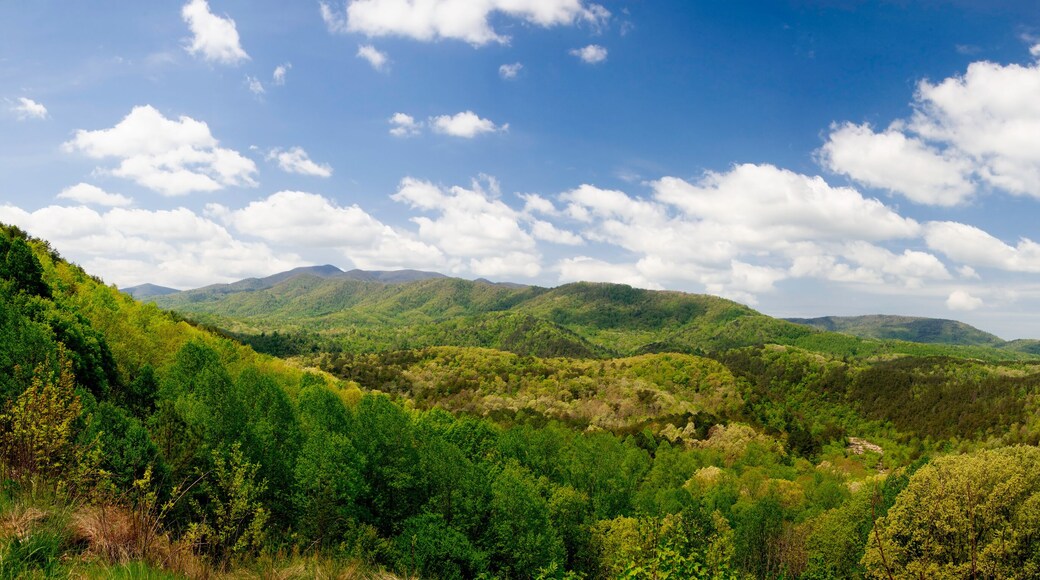 A breathtaking landscape on the Cherohala Skyway. The rolling mountains of Appalachian Great Smoky Mountains.