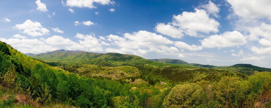 A breathtaking landscape on the Cherohala Skyway. The rolling mountains of Appalachian Great Smoky Mountains.