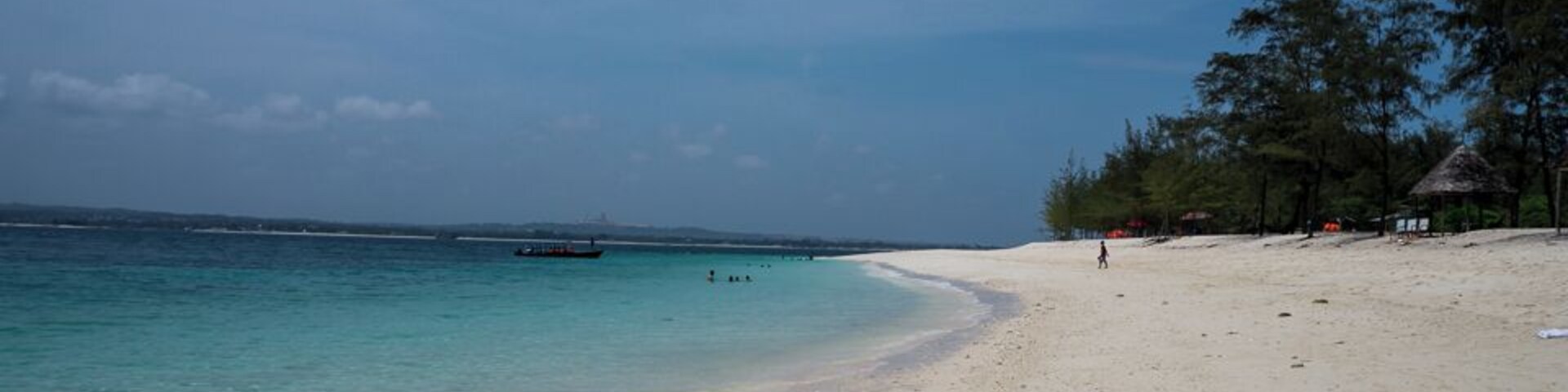 Visiting the beautiful paradise of Mbudya Island... one of the four Marine Reserves in Dar es Salaam.