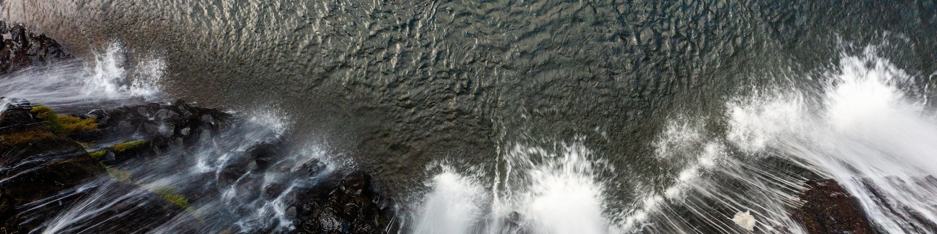 Millstream Falls National Park which includes a cascade and a lake or waterhole