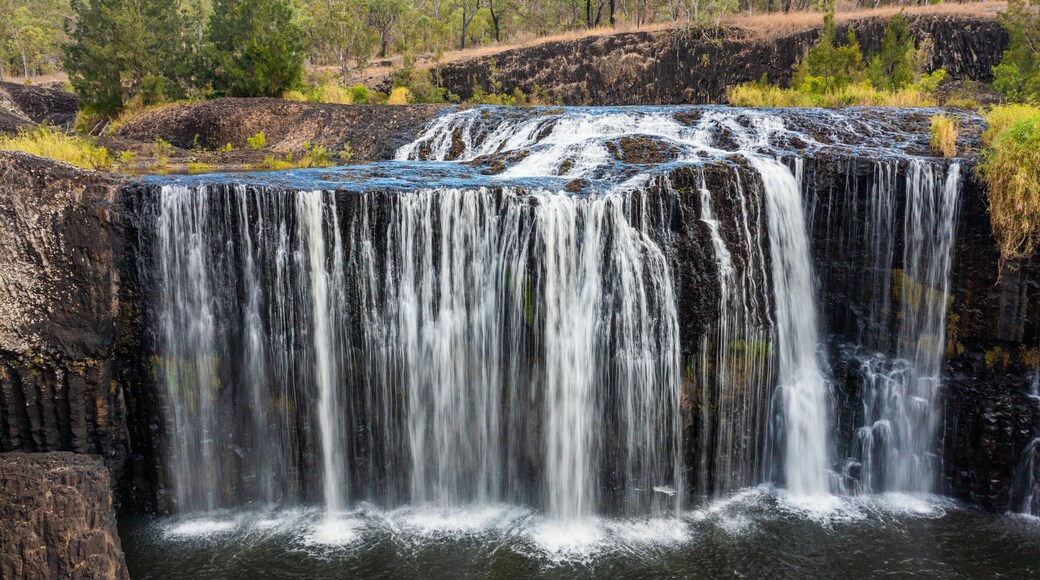 Millstream Falls National Park which includes a river or creek and a cascade