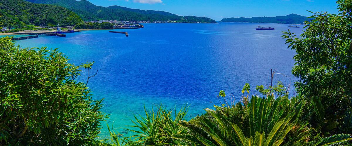 日本の鹿児島県奄美大島で見える海の風景