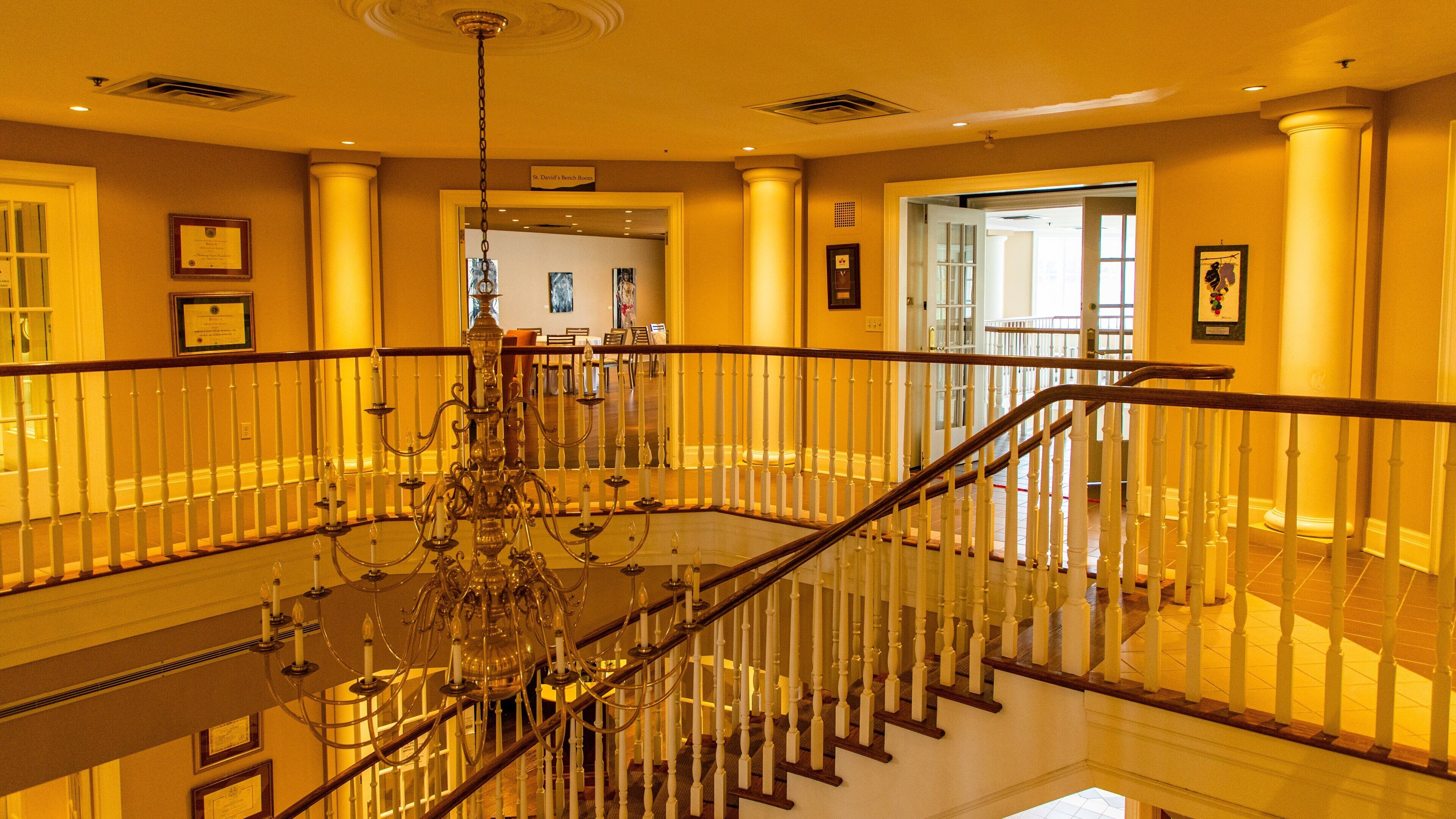 Château des Charmes showing interior views and heritage elements