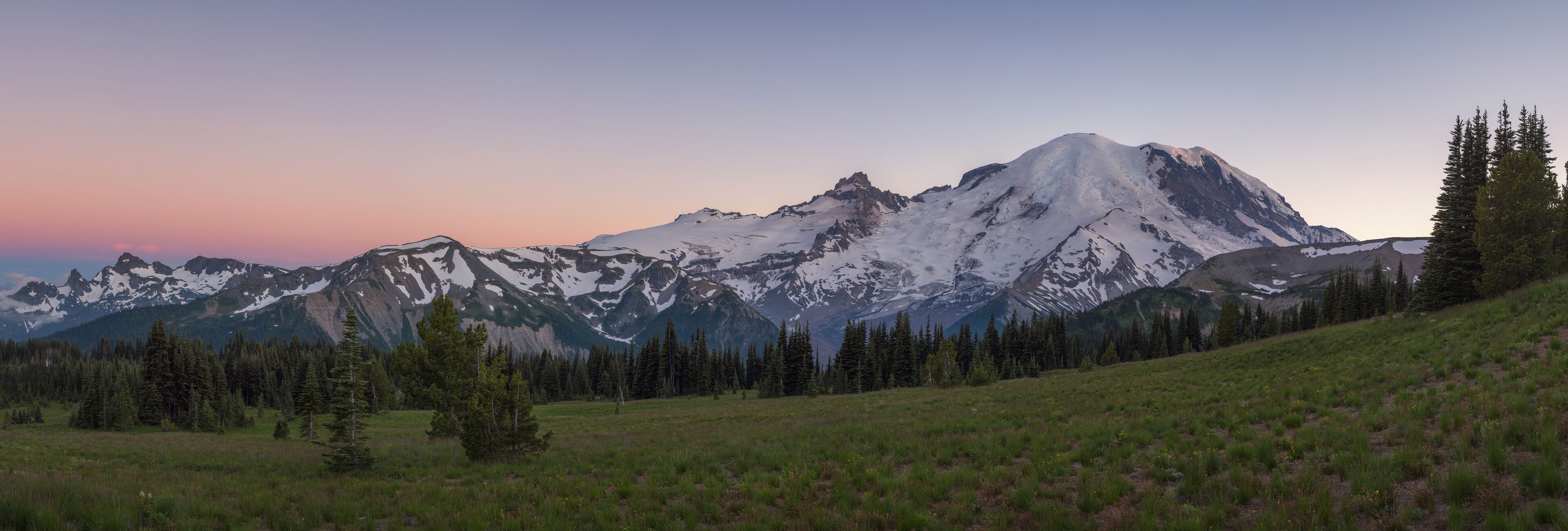 Mount Rainier panorama sunset in Washington State
