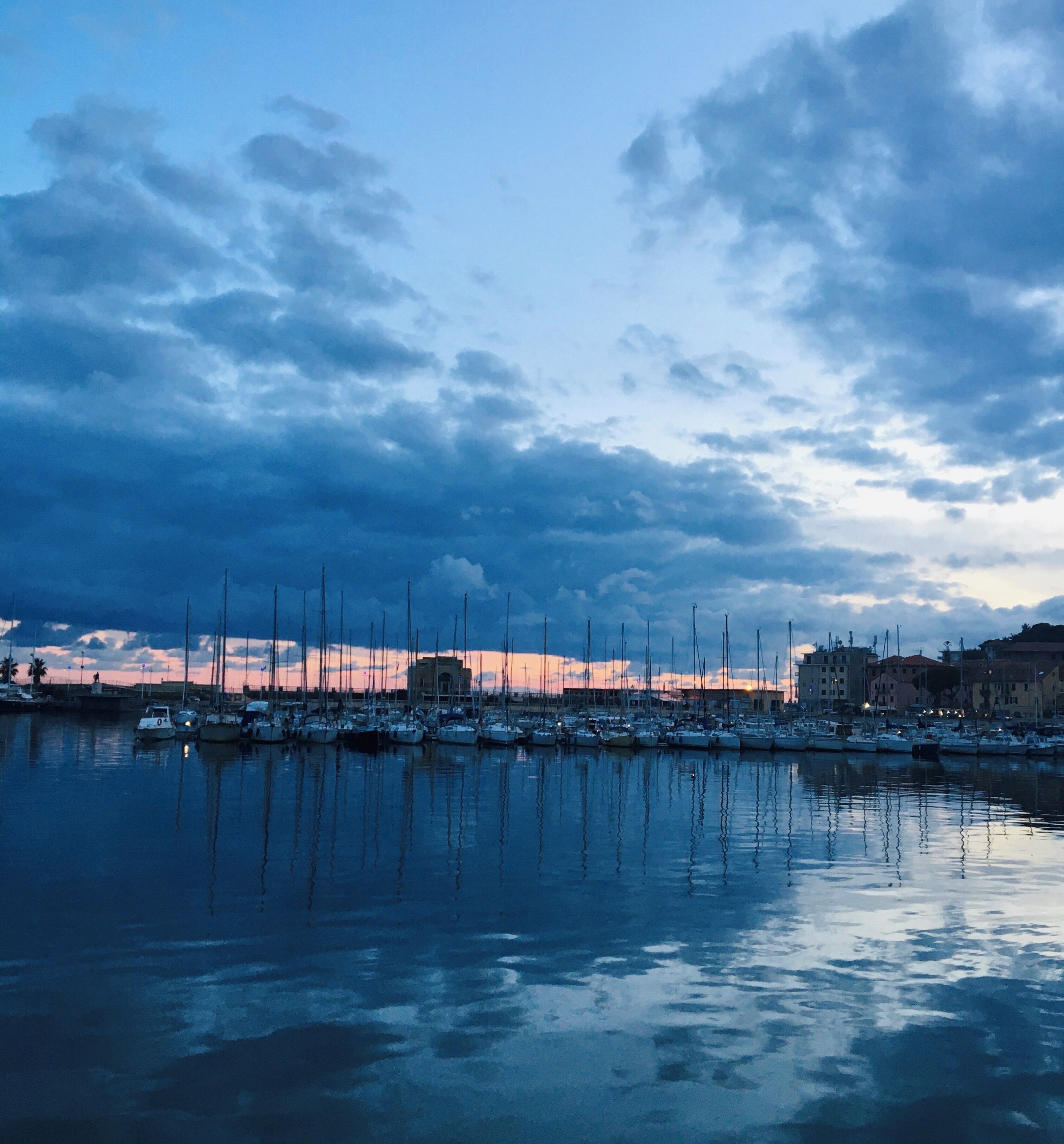 Beautiful sunset in Imperia,Italy.🌄