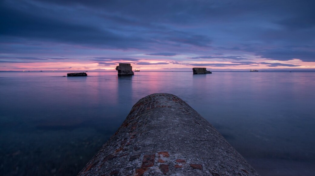 06:30 September sunrise looking over the Firth of Forth
