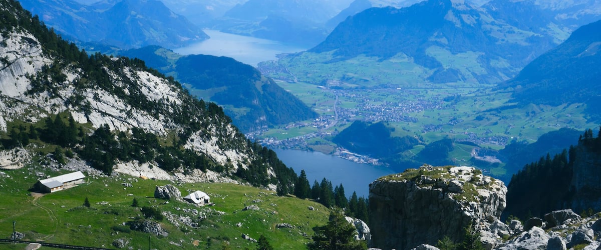 Mount Pilatus and the valley station in Alpnachstad  and Lucern lie in the heart of Switzerland and are very well connected. They are conveniently reached by car, train or boat trip.