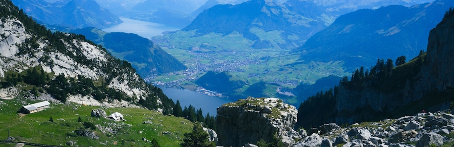 Mount Pilatus and the valley station in Alpnachstad  and Lucern lie in the heart of Switzerland and are very well connected. They are conveniently reached by car, train or boat trip.