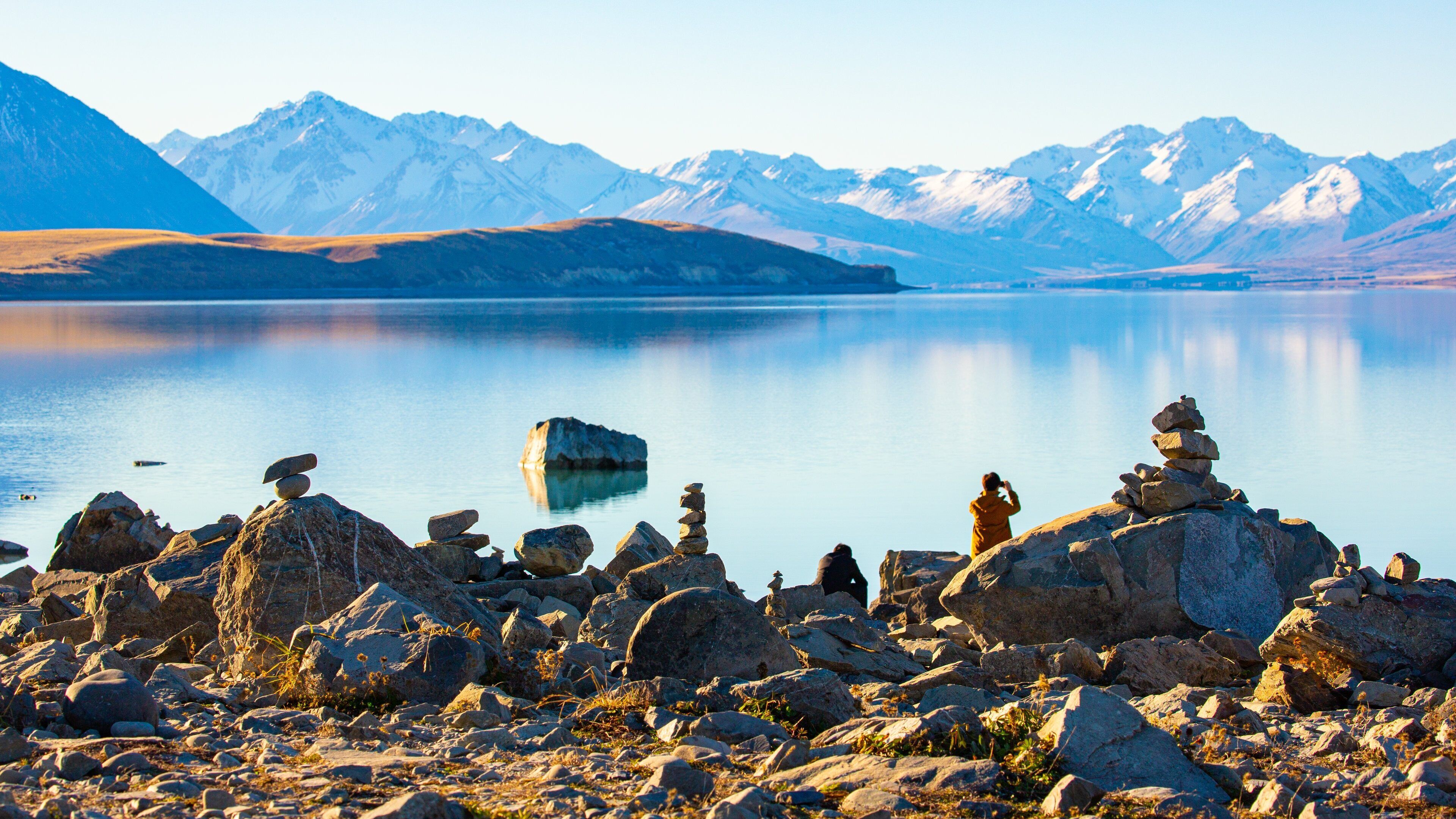 Lake Tekapo featuring a lake or waterhole
