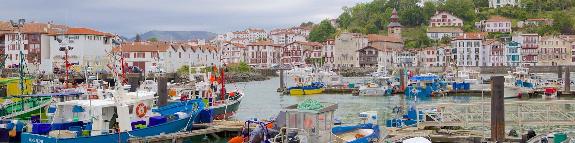 聖瓊呂茲 设有 小港灣, 划船 和 海邊城市