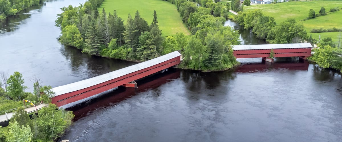 Ferme-Rouge (Mont-Laurier) twin covered bridges. Build in 1903 over the Lievre river. Laurentides.