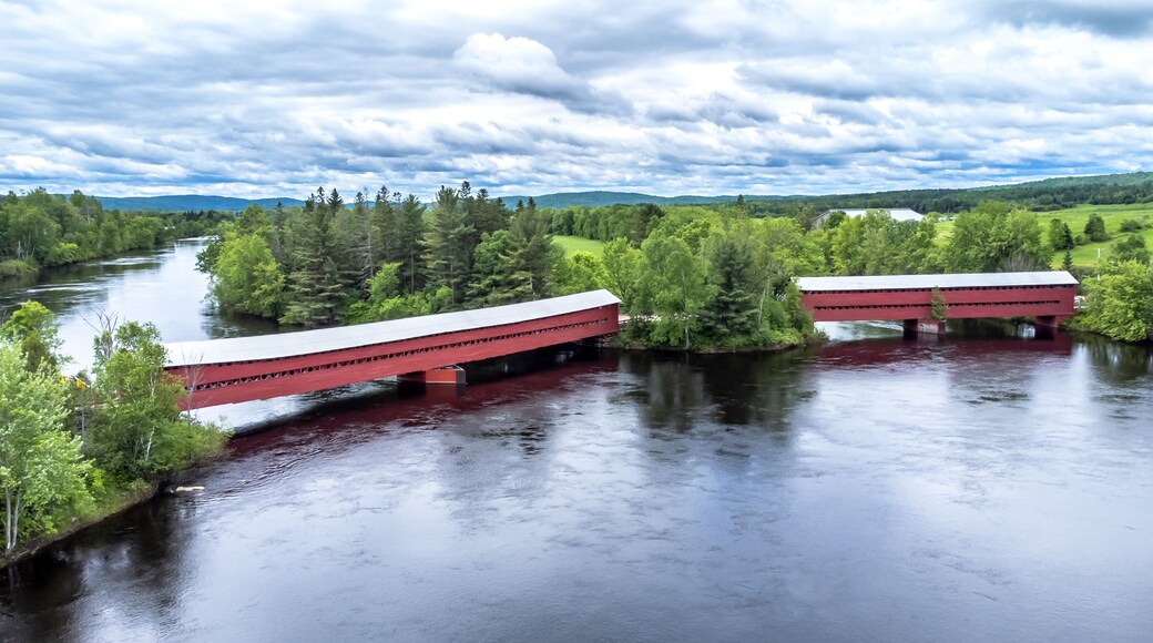 Ferme-Rouge (Mont-Laurier) twin covered bridges. Build in 1903 over the Lievre river.