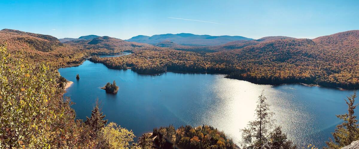 Amazing view of Lake Superieur in Mont Tremblant, Canada. #Fallfoliage #LifeAtExpedia