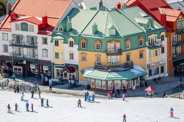 Ski Mont-Tremblant showing snow and snow skiing