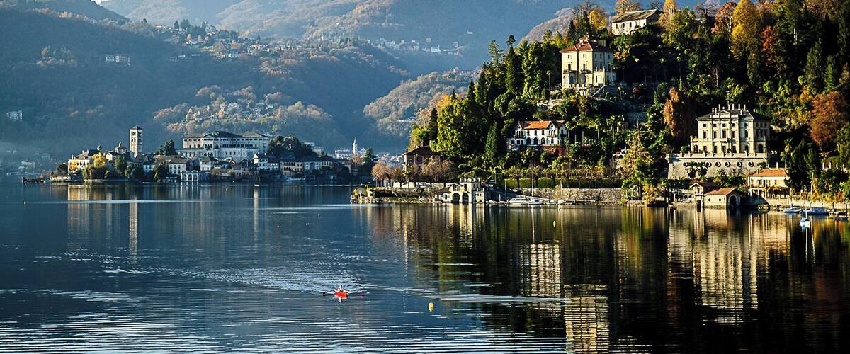 A wonderful area to take photographs. This was late afternoon on the east side of the lake. #GoldenHour #Waterlust