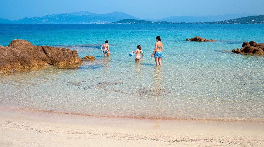 Paysage de plage en Corse
