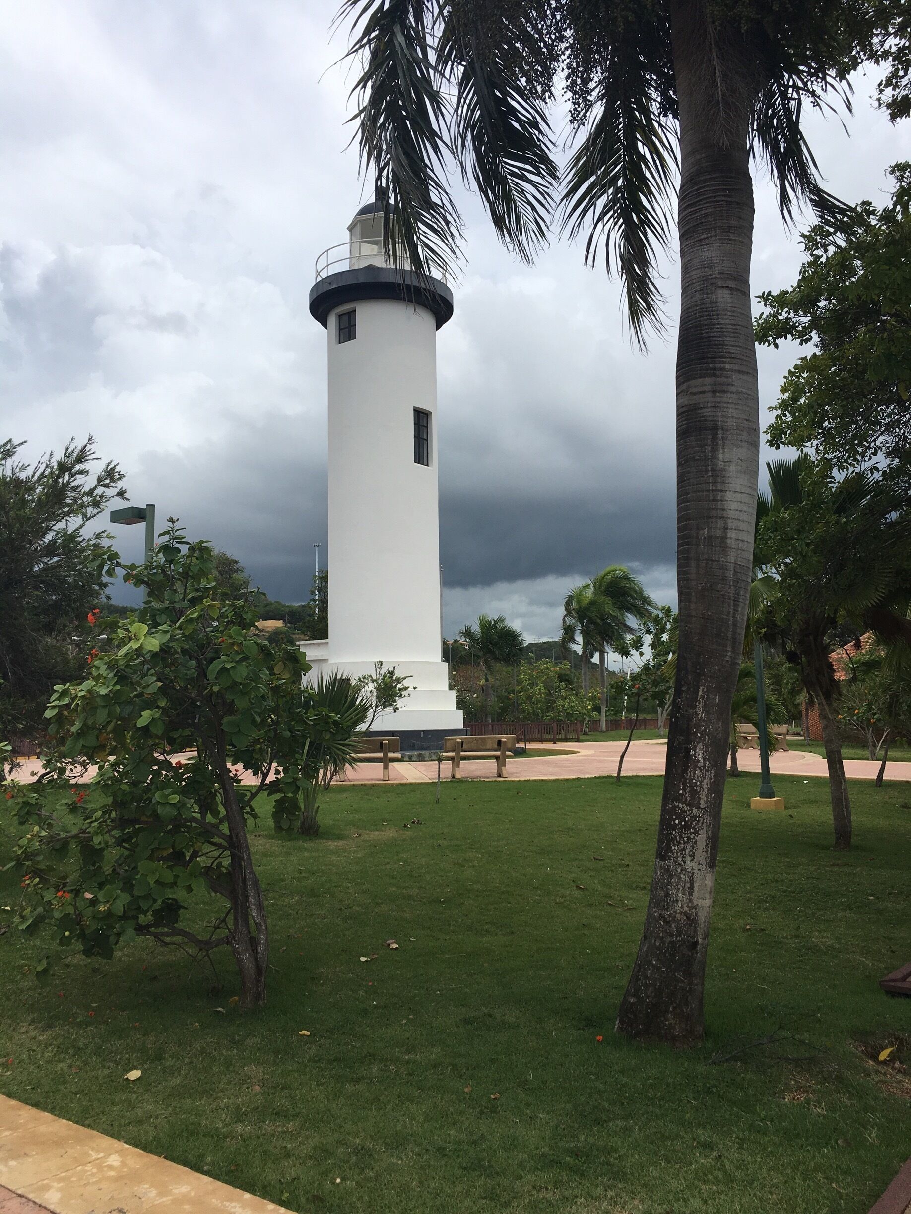 One more of the grounds just because it was so beautiful:)